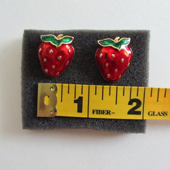 Strawberry Earrings and Brooch Gold Tone Metal Vintage Set - Picture 6 of 10